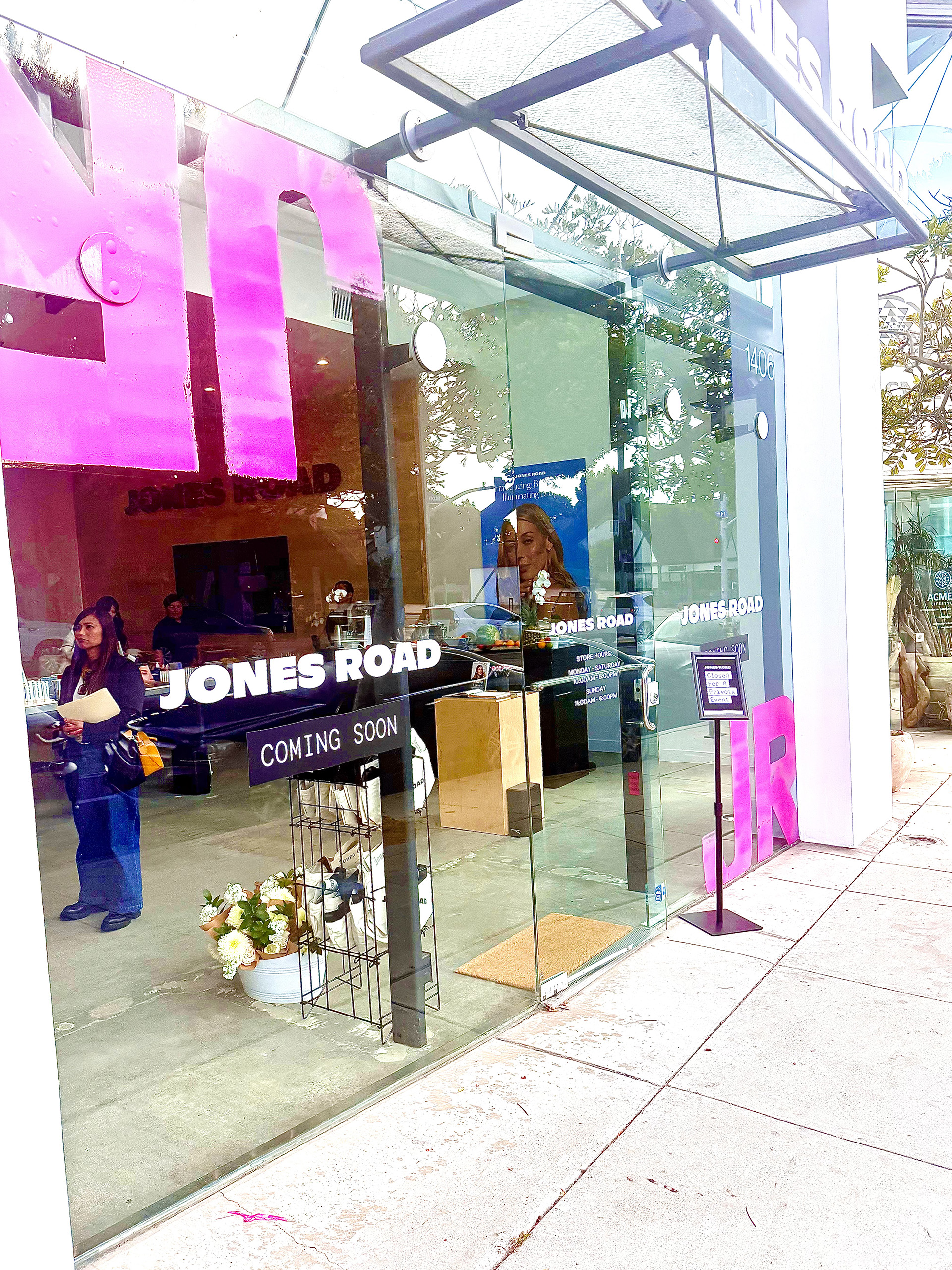 Entrance to Jones Road Santa Monica