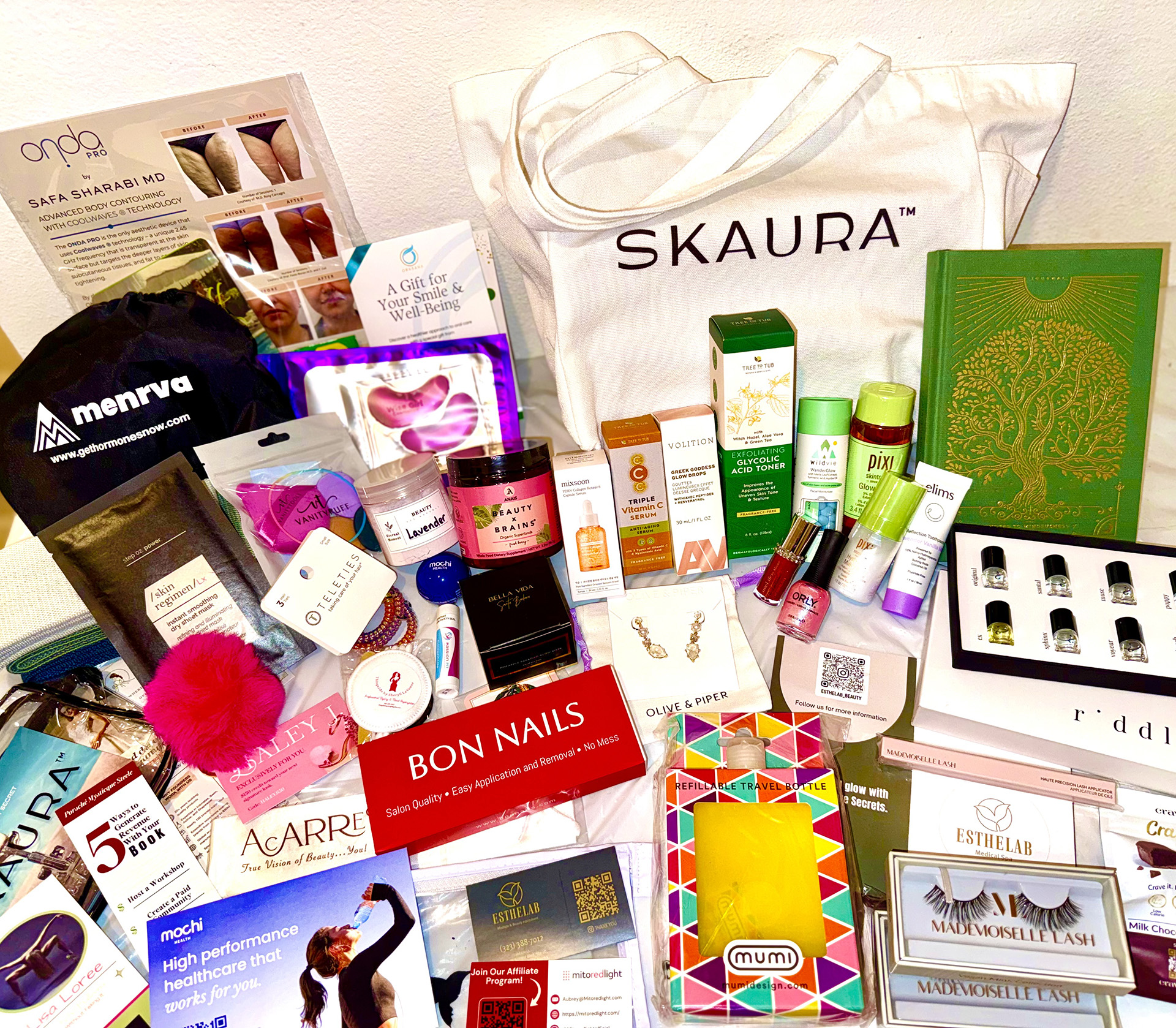 Skaura gift bag loaded with personal care goodies for women at the MDW Soiree